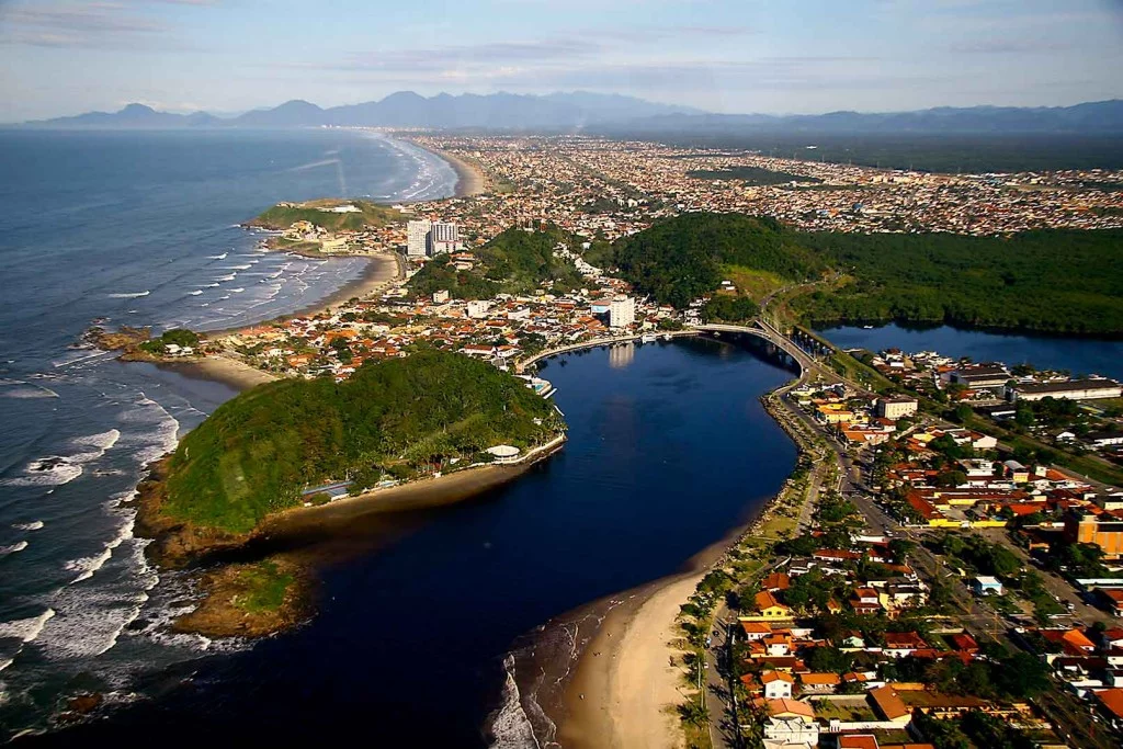 Encontro entre rio, mar e cidade
